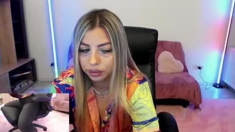 Snapshot of nicole___19 chatting on September 2025 05:37:01 PM Nico online show from September 2025 05:37:01 PM