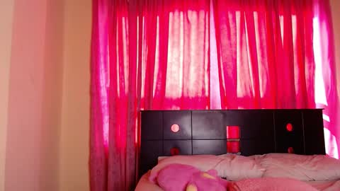 nicole online show from March 2026 08:03:01 PM