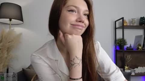 Nicole online show from September 2025 01:24:02 PM