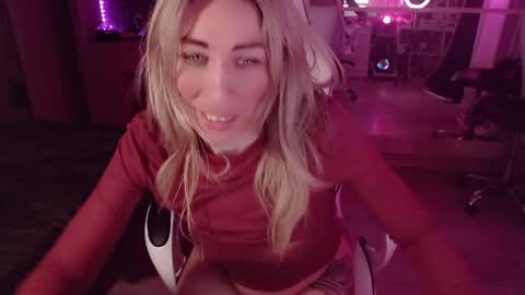 Snapshot of nicole_g0ld_ chatting on May 2026 11:34:02 PM Nicole online show from May 2026 11:34:02 PM