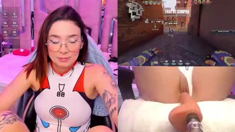 Snapshot of nicoleferrel chatting on September 2025 03:35:01 PM Nicole online show from September 2025 03:35:01 PM