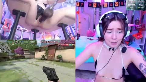 Snapshot of nicoleferrel chatting on October 2025 03:03:01 PM Nicole online show from October 2025 03:03:01 PM