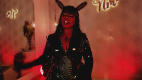 Snapshot of nicolemorelli2 chatting on March 2026 03:01:02 PM Andrea give it a thumbs up please its important online show from March 2026 03:01:02 PM