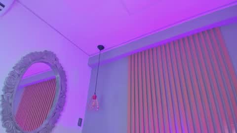 Snapshot of nicolesteele_ chatting on December 2025 08:25:01 PM Nicole online show from December 2025 08:25:01 PM