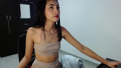 Snapshot of nicoletta_c66 chatting on April 2026 09:37:02 PM Nicole online show from April 2026 09:37:02 PM