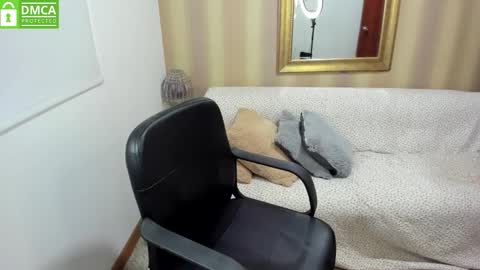 Nicolettcolin  online show from October 2025 06:54:01 PM