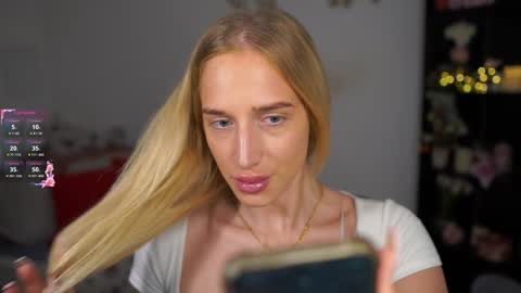 Snapshot of nicolette__shea_ chatting on December 2024 08:04:02 AM nicolette__shea_ online show from December 2024 08:04:02 AM