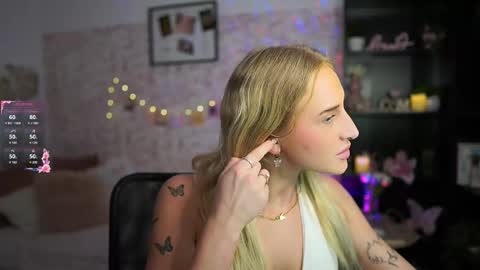 Snapshot of nicolette__shea_ chatting on March 2025 02:51:02 PM nicolette__shea_ online show from March 2025 02:51:02 PM