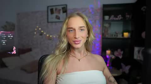 Snapshot of nicolette__shea_ chatting on March 2025 05:06:02 PM nicolette__shea_ online show from March 2025 05:06:02 PM