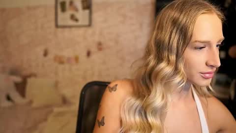 Snapshot of nicolette__shea_ chatting on October 2025 08:29:02 AM nicolette__shea_ online show from October 2025 08:29:02 AM