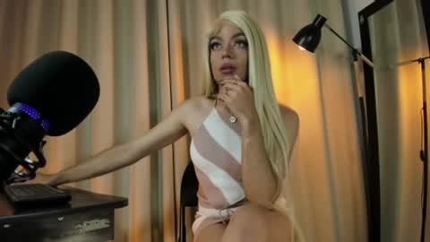 Snapshot of nicolette_tay chatting on February 2025 07:39:02 AM Nicol online show from February 2025 07:39:02 AM