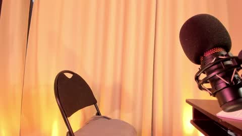 Snapshot of nicolette_tay chatting on February 2025 04:57:02 PM Nicol online show from February 2025 04:57:02 PM