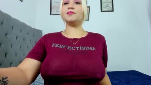 Snapshot of nicolewind_ chatting on September 2025 01:05:01 PM ELIZABETH online show from September 2025 01:05:01 PM