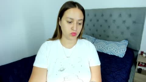  ELIZABETH  online show from May 2026 10:49:02 PM