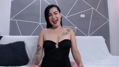 Snapshot of nicolle_gomes chatting on February 2026 07:32:02 PM nicolle gomes online show from February 2026 07:32:02 PM