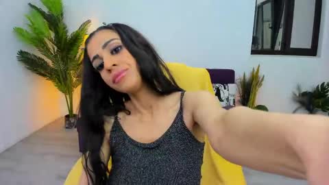 Nicole online show from April 2026 04:12:01 AM