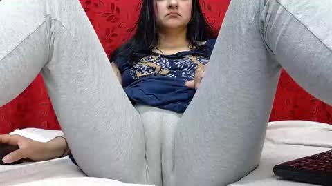 NICOLLE online show from February 2026 10:06:01 PM