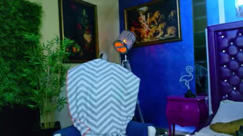 Nicolle online show from October 2025 08:16:02 AM