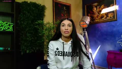 Nicolle online show from April 2026 07:11:01 AM