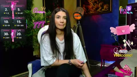 Nicolle online show from May 2026 08:33:01 AM