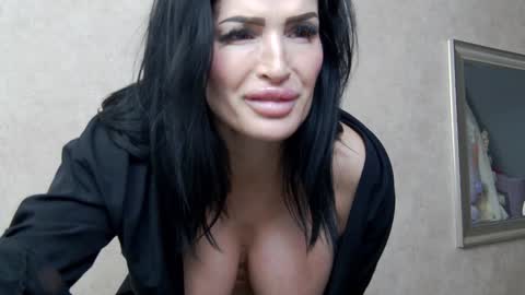 Snapshot of nicollereyn chatting on January 2025 11:08:01 PM Nicolle online show from January 2025 11:08:01 PM