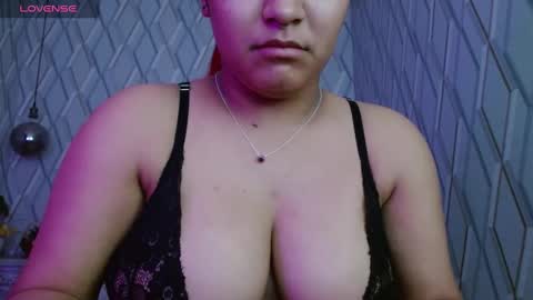 Snapshot of nicolletaylorq chatting on February 2025 03:23:01 AM Nicolle Miley online show from February 2025 03:23:01 AM