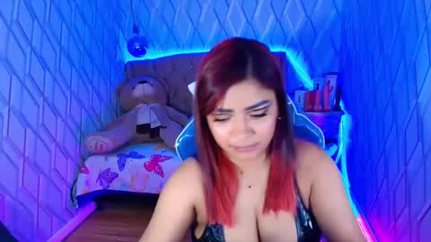 Snapshot of nicolletaylorq chatting on September 2025 03:22:01 AM Nicolle Miley online show from September 2025 03:22:01 AM