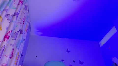 Nicolle Miley online show from May 2026 03:37:02 AM