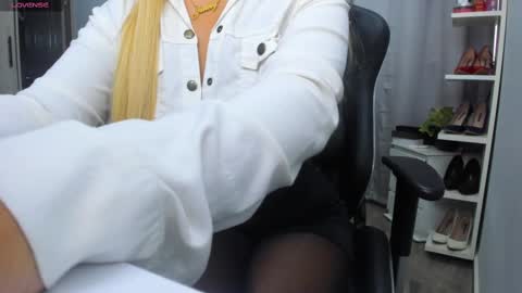 Snapshot of nicolporto chatting on September 2025 01:35:01 PM Nicol online show from September 2025 01:35:01 PM