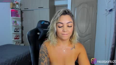 Snapshot of nicolporto chatting on November 2025 11:22:01 AM Nicol online show from November 2025 11:22:01 AM