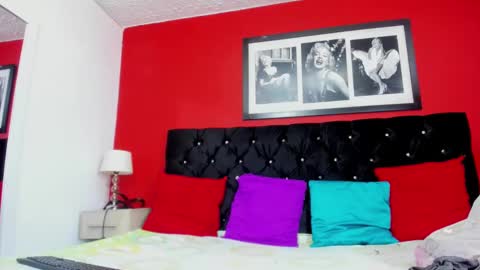 Nicol online show from February 2025 06:41:02 PM