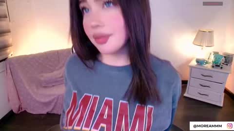 Nicol online show from September 2025 02:17:01 AM