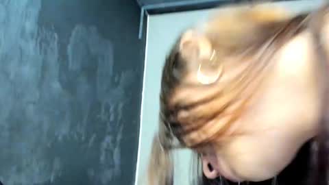 Snapshot of nicolvibes_212 chatting on December 2025 10:04:02 PM Nicol online show from December 2025 10:04:02 PM