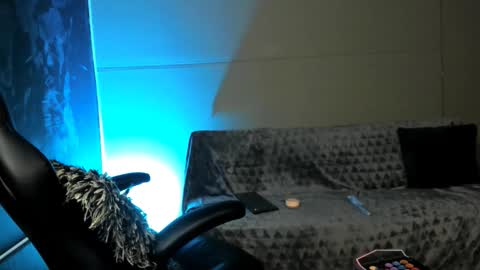 Snapshot of nicolvibes_212 chatting on December 2025 08:40:01 PM Nicol online show from December 2025 08:40:01 PM