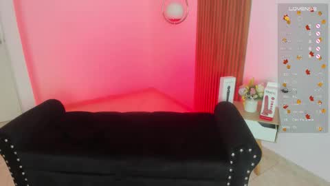 Snapshot of nicolwhite chatting on September 2025 11:32:01 AM Nicol online show from September 2025 11:32:01 AM