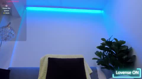 Snapshot of nidia_skye chatting on September 2025 05:41:02 AM Adine online show from September 2025 05:41:02 AM