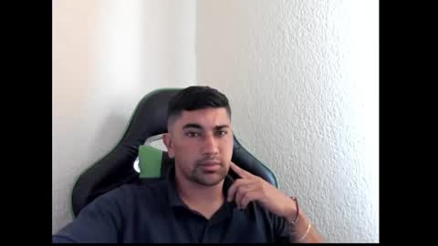 Snapshot of nieve_96 chatting on February 2026 08:19:02 PM nieve_96 online show from February 2026 08:19:02 PM