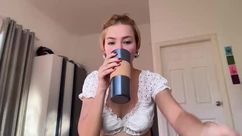 Snapshot of night_jelly chatting on February 2026 09:15:01 AM Aurora online show from February 2026 09:15:01 AM