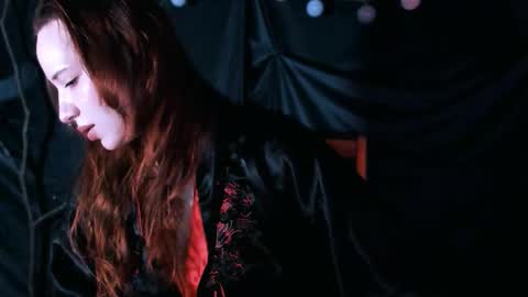 Lilitht online show from November 2025 04:43:02 AM