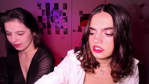 Snapshot of nightfloatt chatting on November 2025 02:19:01 PM Daisy online show from November 2025 02:19:01 PM