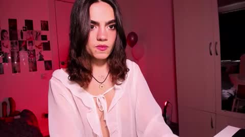 Snapshot of nightfloatt chatting on November 2025 10:52:02 AM Daisy online show from November 2025 10:52:02 AM