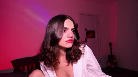 Snapshot of nightfloatt chatting on November 2025 02:28:02 PM Daisy online show from November 2025 02:28:02 PM