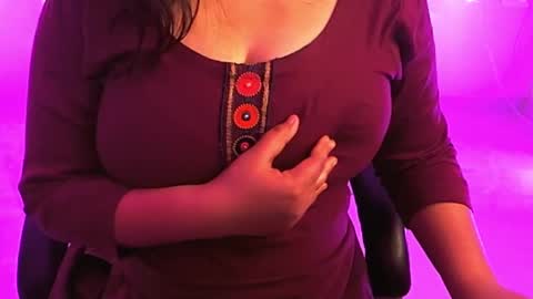 Snapshot of nightqueen107446 chatting on February 2025 09:03:01 AM nightqueen107446 online show from February 2025 09:03:01 AM