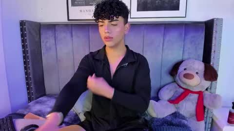 Snapshot of niick_twink chatting on October 2025 07:33:01 PM niick_twink online show from October 2025 07:33:01 PM