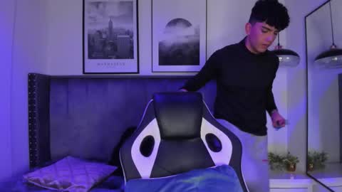 Snapshot of niick_twink chatting on November 2025 08:20:02 PM niick_twink online show from November 2025 08:20:02 PM