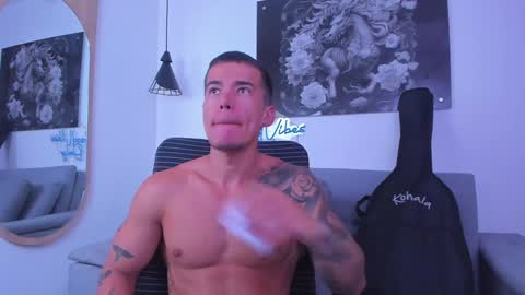 Snapshot of niickcooper chatting on January 2025 01:29:01 AM Niick online show from January 2025 01:29:01 AM