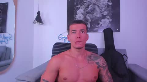 Snapshot of niickcooper chatting on January 2025 01:08:01 AM Niick online show from January 2025 01:08:01 AM