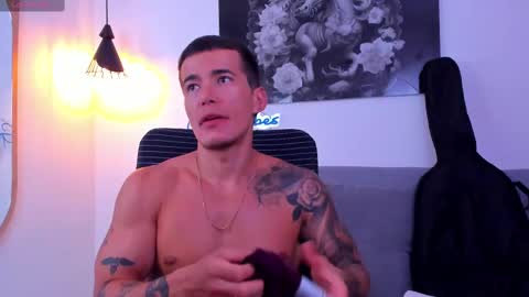 Snapshot of niickcooper chatting on March 2025 11:26:01 PM Niick online show from March 2025 11:26:01 PM