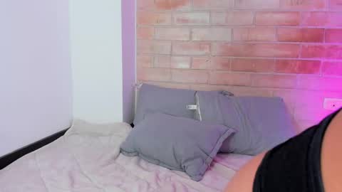 Niicole online show from May 2026 01:01:01 AM