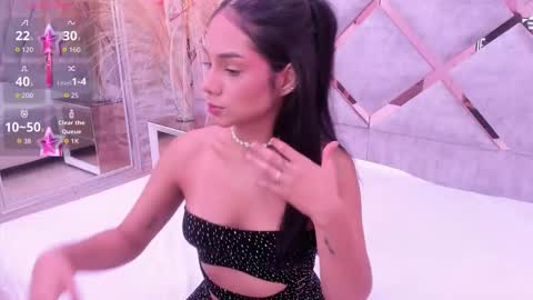 Snapshot of niicole_taylor chatting on February 2026 12:21:01 PM Nicole online show from February 2026 12:21:01 PM